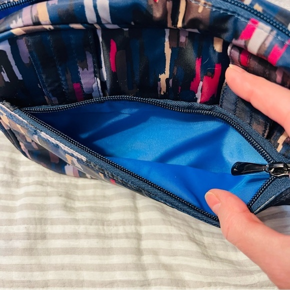 LUG CAROUSEL CROSSBODY BAG RIVER WALK BLUE RFID - Picture 7 of 11